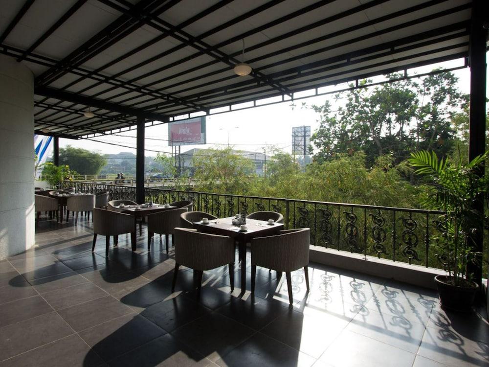 D'Salvatore Boutique Hotel Yogyakarta Maguwo Εξωτερικό φωτογραφία